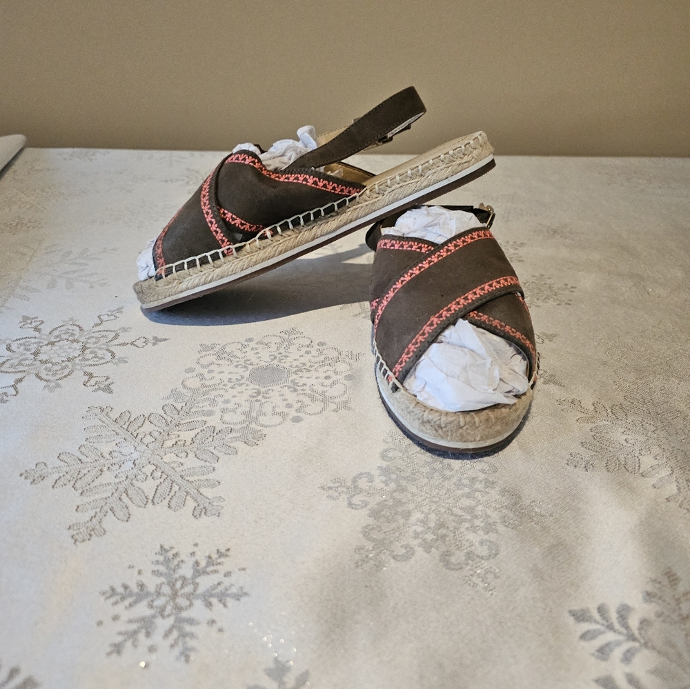 LANDS ENDS Sandals ESPADRILLE womens Stylish Brown & Salmon New Without Box Sz 7